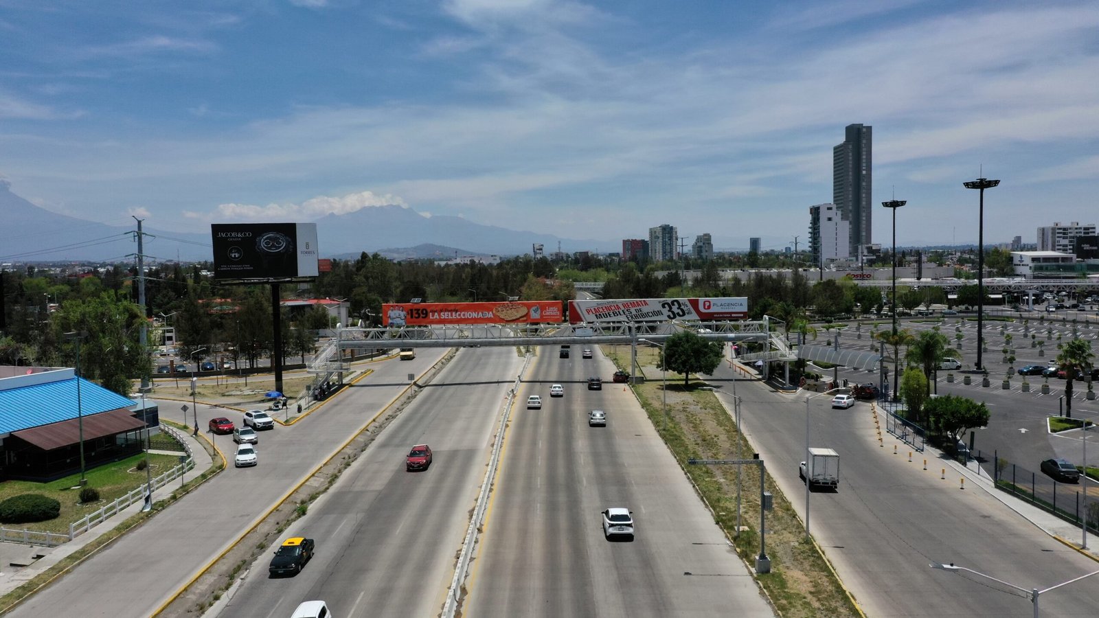 Servicio de publicidad en puentes